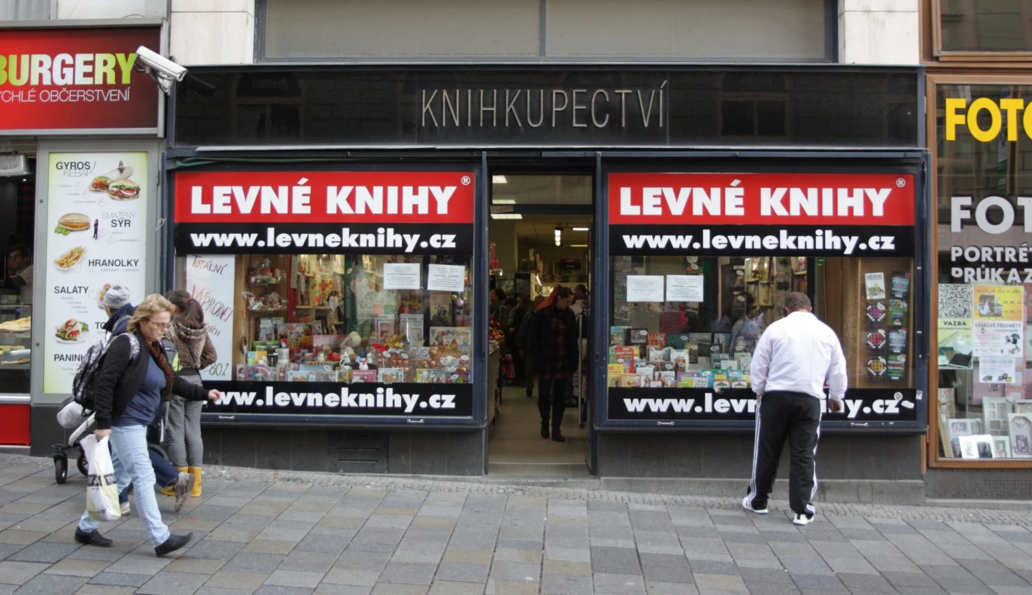 Levné knihy míří do insolvence. Po třiceti letech neustály dluhy 