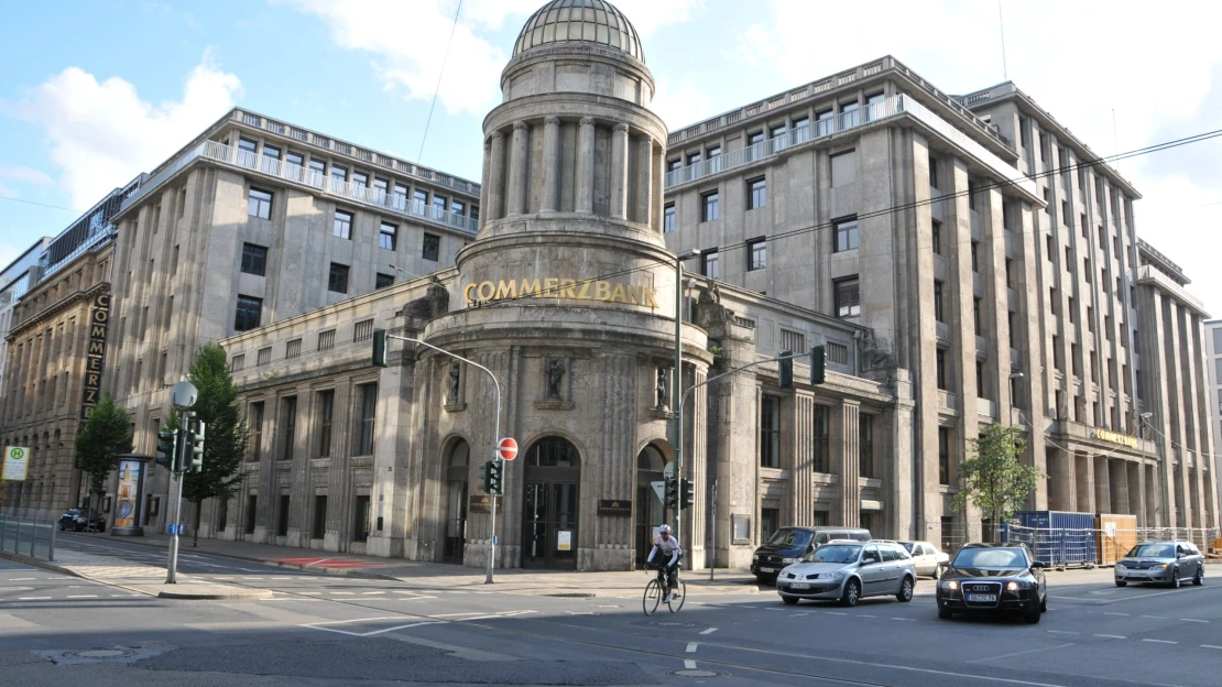 Druhá největší německá banka do rukou Italů? UniCredit chce koupit Commerzbank