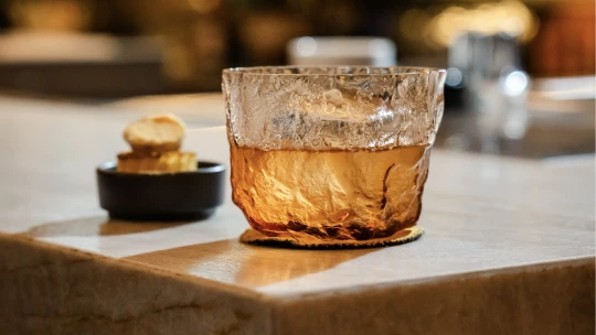 Tygr sekl drápem. A&nbsp;Pupp se při&nbsp;zázracích s&nbsp;rumem Diplomático ocitl u&nbsp;Vltavy