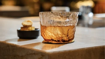 Tygr sekl drápem. A&nbsp;Pupp se při&nbsp;zázracích s&nbsp;rumem Diplomático ocitl u&nbsp;Vltavy