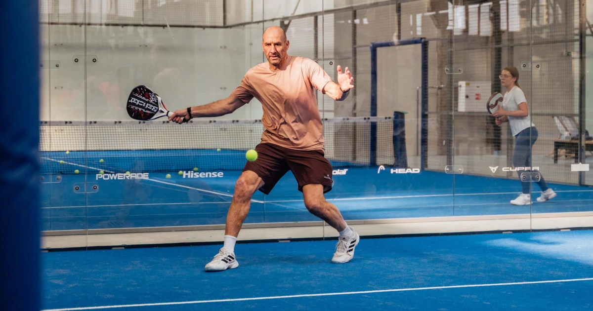 Proč hrát padel a jak se v něm zlepšit? Tohle je deset rad Jana Kollera