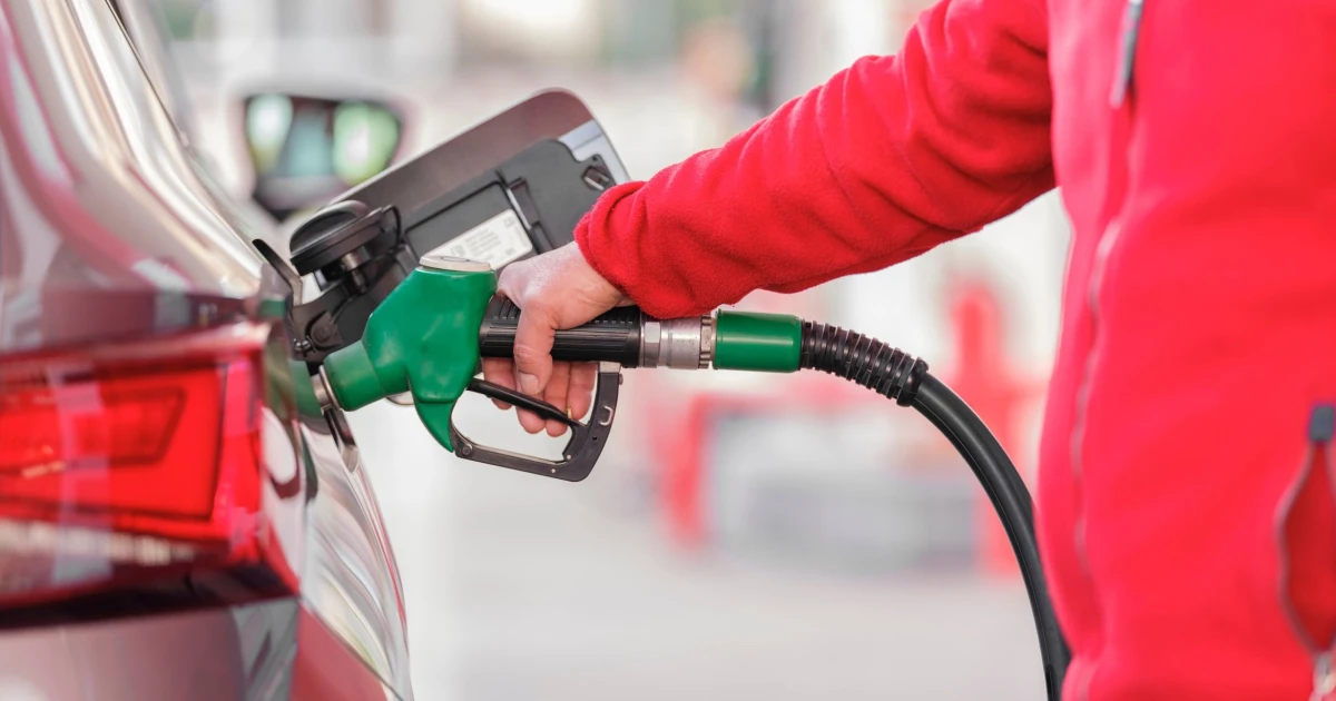 Stát na pátek snížil maximální ceny paliv. Podle petrolejářů je limit pod nákupní cenou