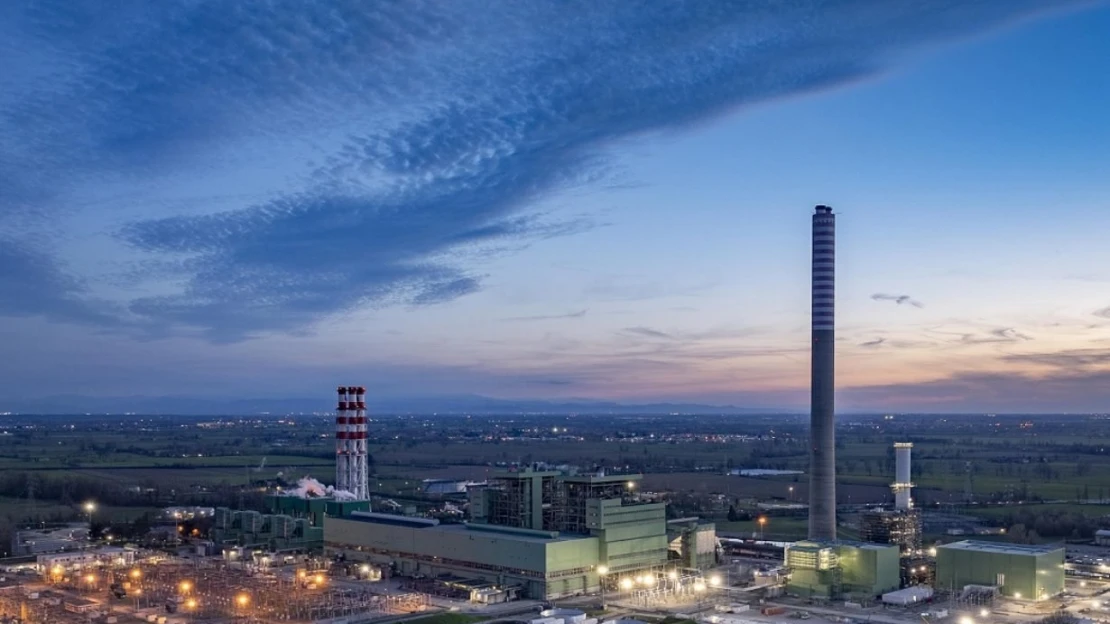 Nervózní Itálie. Kvůli Íránu chce zapnout uhelné elektrárny a zdanit spekulanty