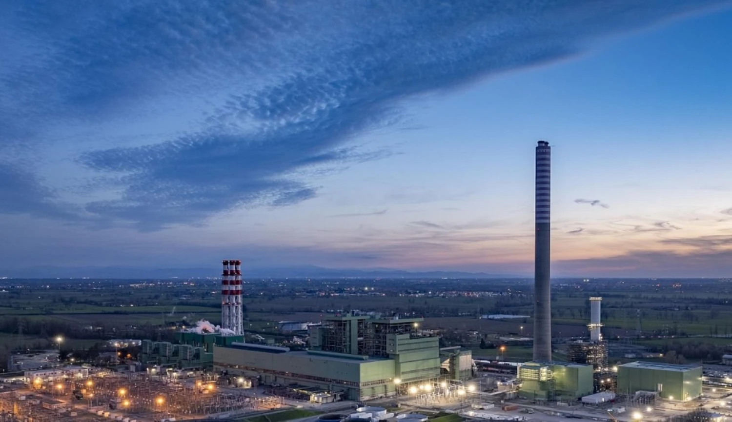 Nervózní Itálie. Kvůli Íránu chce zapnout uhelné elektrárny a zdanit spekulanty