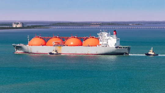 Americké tankery místo ruských trubek. Česko se připoutává k plynu z USA