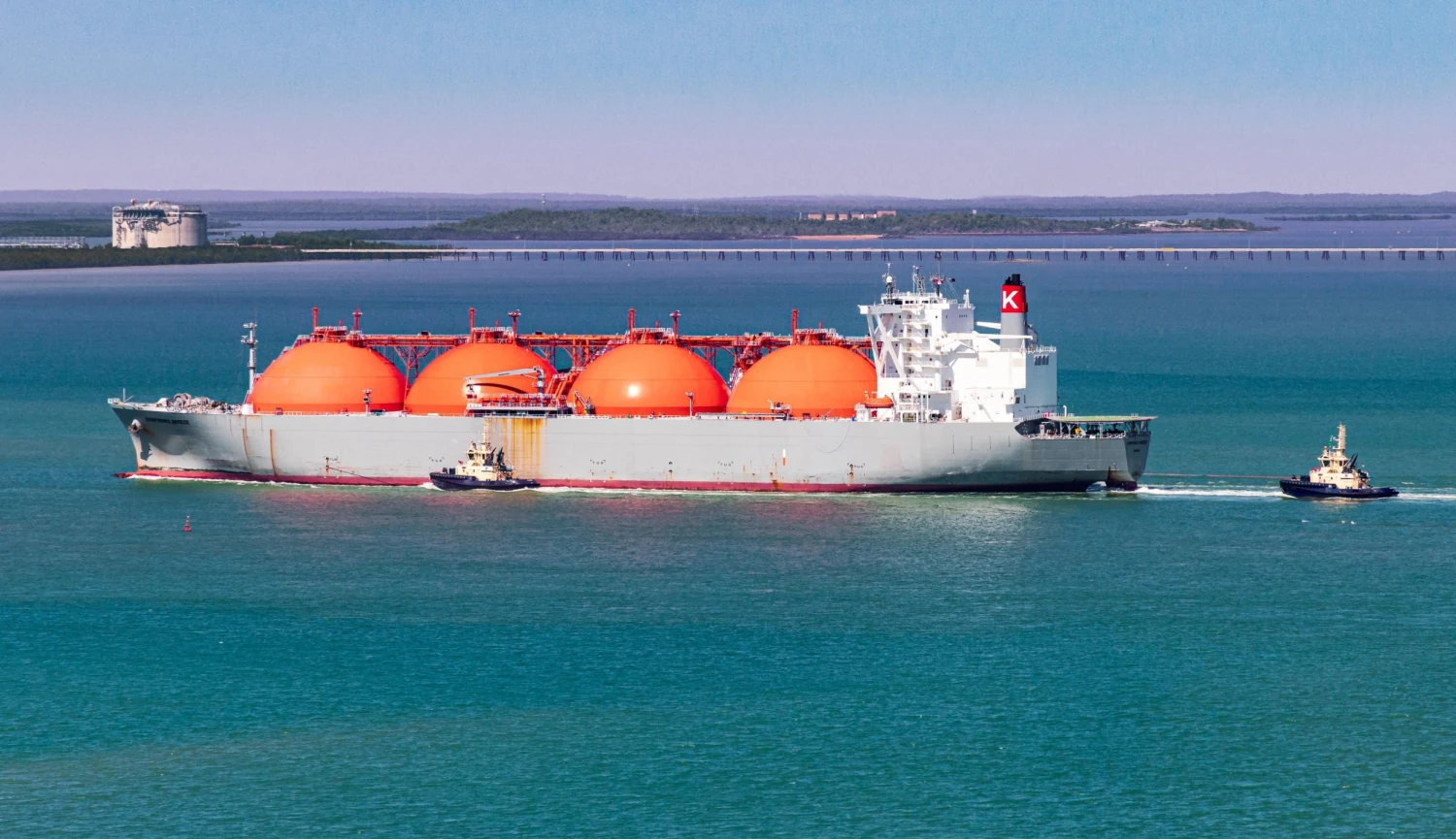 Americké tankery místo ruských trubek. Česko se připoutává k plynu z USA