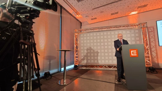 Válka v&nbsp;Íránu zatím energie nezdraží, říká ČEZ. Stát jedná o LNG terminálu v Americe