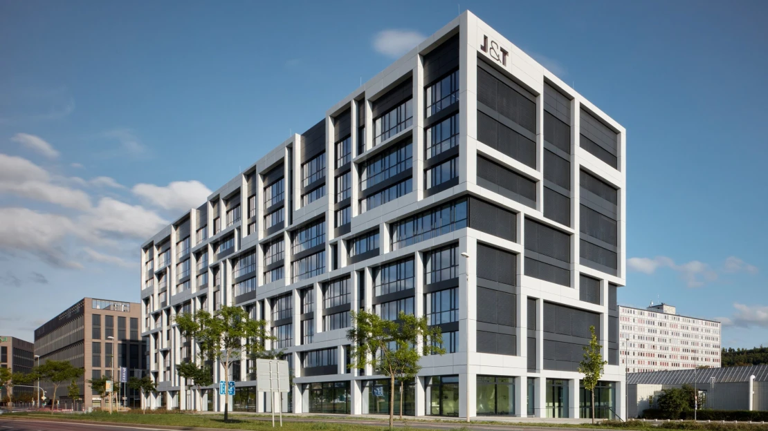 J&T Bance stoupl loni čistý zisk o tři procenta. Dosahuje šesti a&nbsp;půl miliardy korun