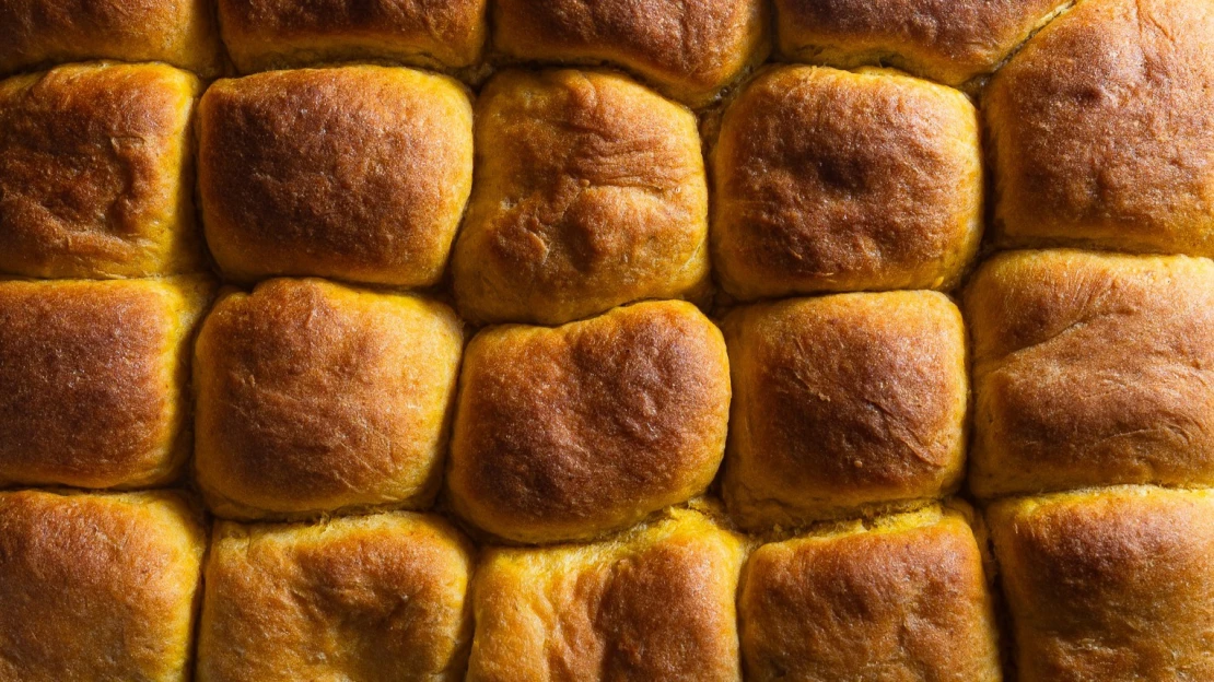 Nadýchané dýňové buchty. Zelenina jim dodá krásnou barvu i&nbsp;skvělou chuť