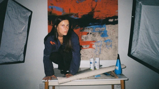 Dětské postavičky po&nbsp;boku tanků. Díla Ester Paraskové nadchla i zahraniční sběratele