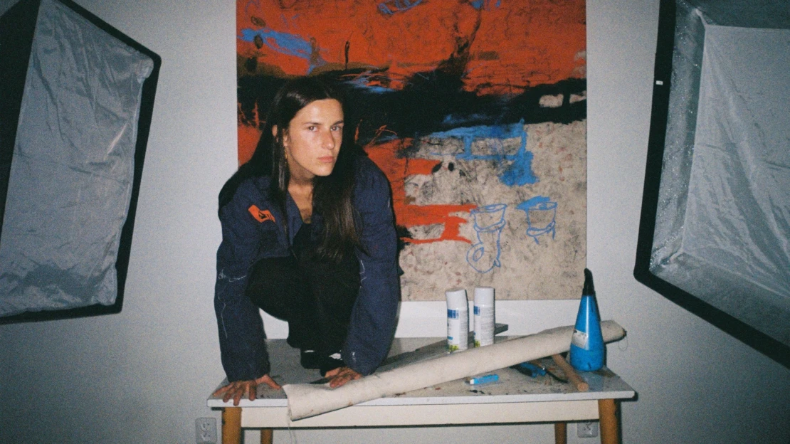 Dětské postavičky po&nbsp;boku tanků. Díla Ester Paraskové nadchla i zahraniční sběratele