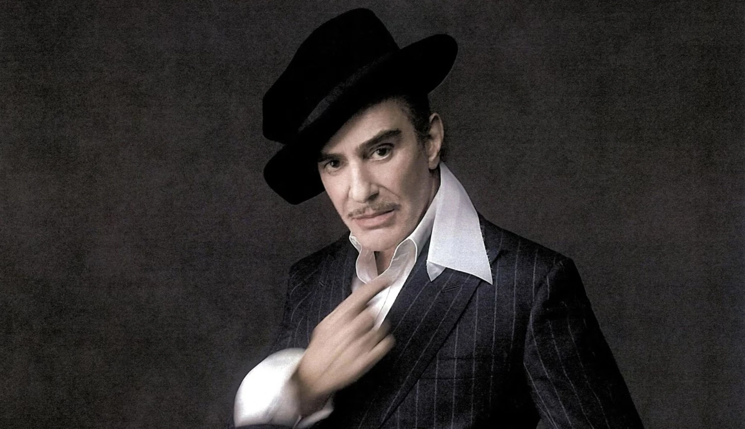 Haute couture v Zaře. Novým návrhářem značky bude John Galliano