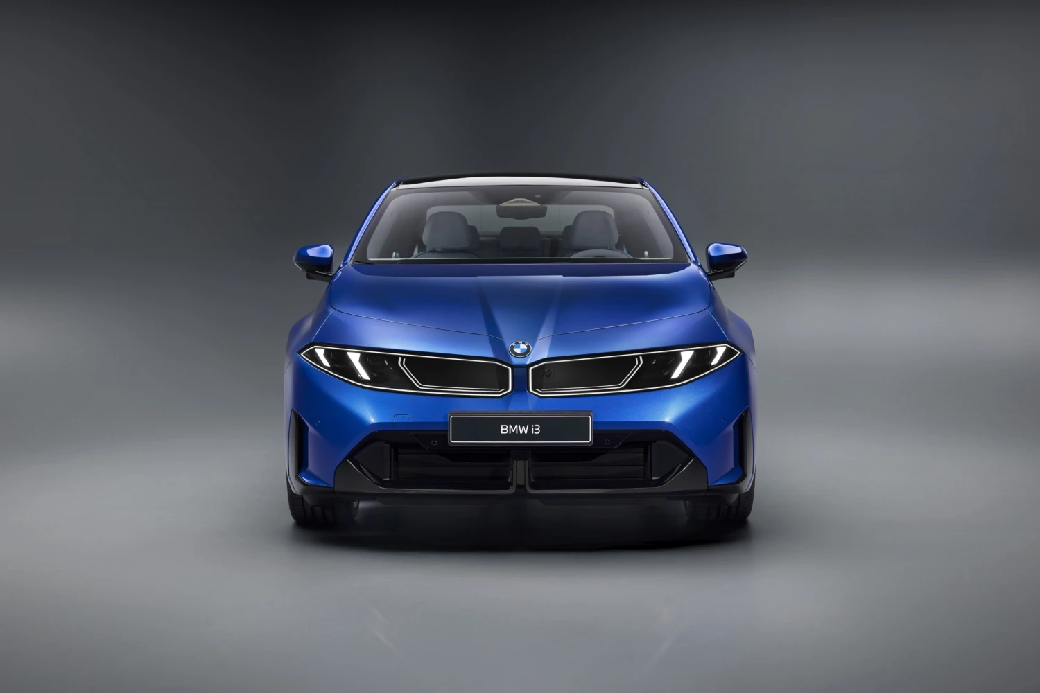 Ranní výběr: Evropa má elektromobil, který na jedno nabití ujede 900 kilometrů