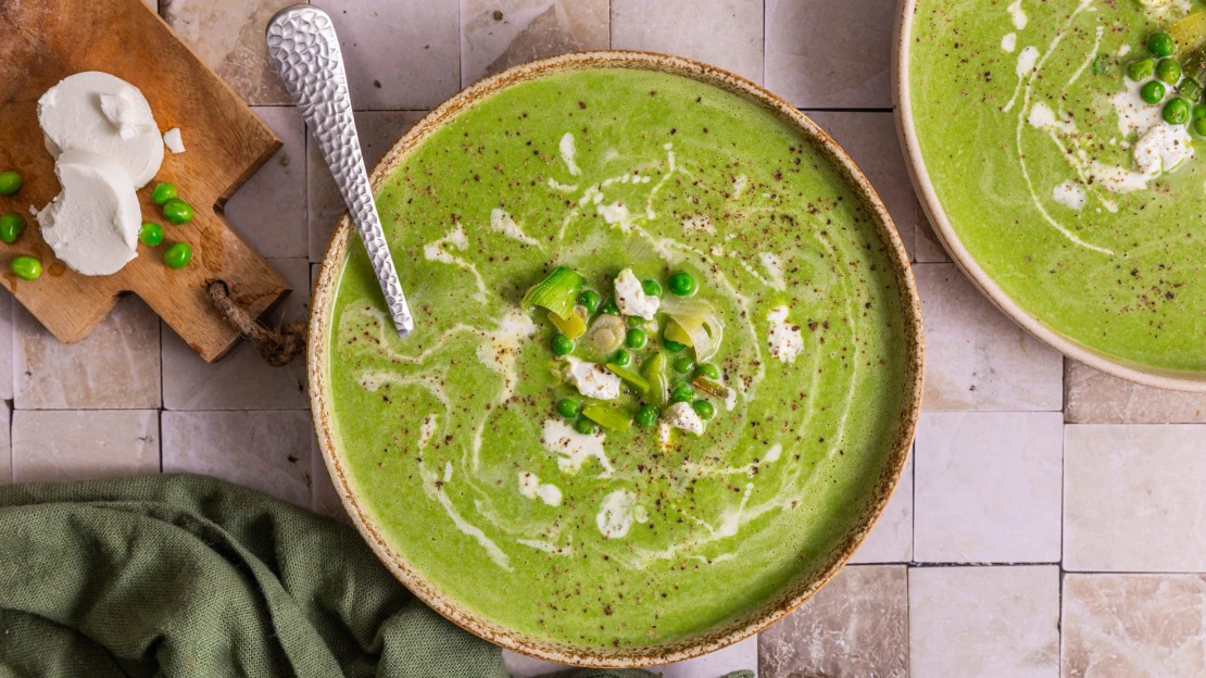Zelená hrášková polévka, která přesvědčí jaro, aby přišlo o pár dní dřív