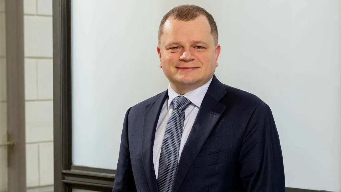 Státy dnes chtějí být méně svázány mezinárodním právem, říká advokát Pekař