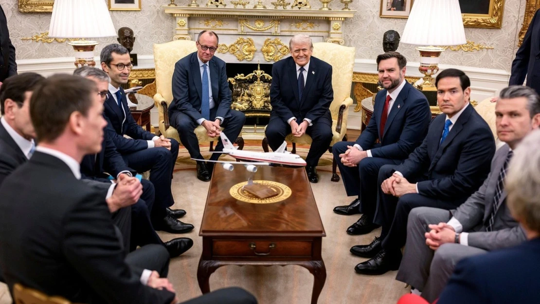 Prezident obuvníkem. Trump dává ministrům boty od firmy, která ho žaluje