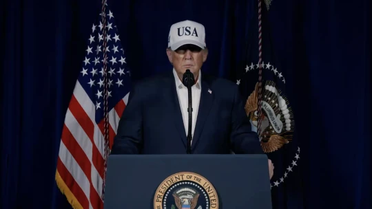 Týden v&nbsp;Trumpově Americe: Tlak na Írán, spojence i&nbsp;ropné trhy