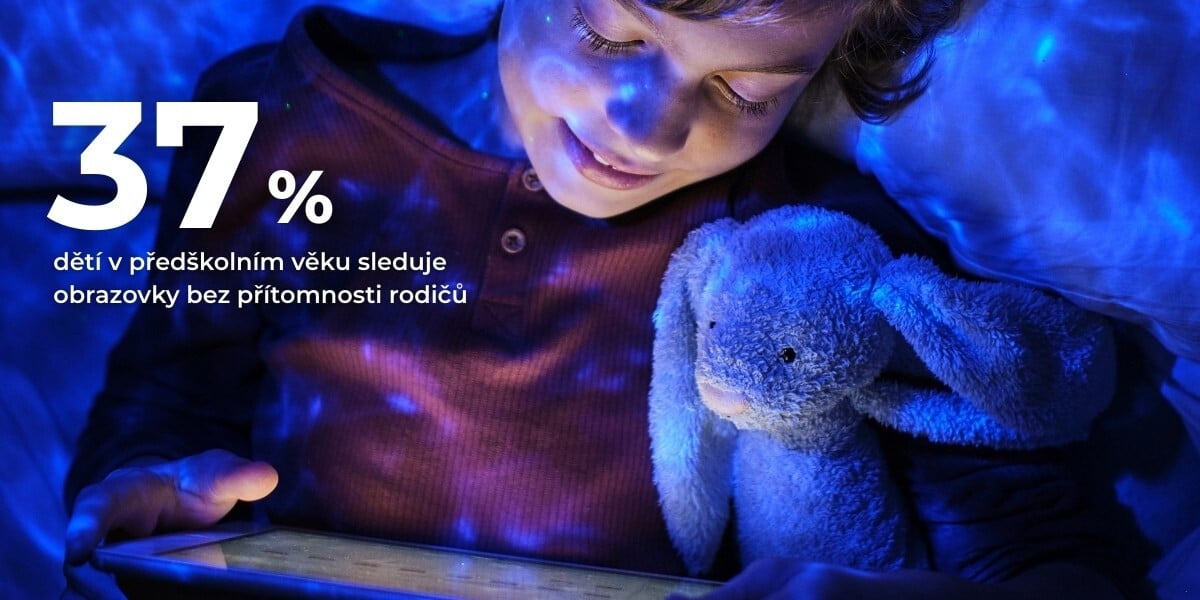 Kojenci u mobilů. Nová data ukazují alarmující realitu v českých rodinách