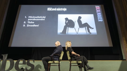 Forbes Dealmaker. Jak Adam Dolník vtáhl diváky do světa krizového vyjednávání