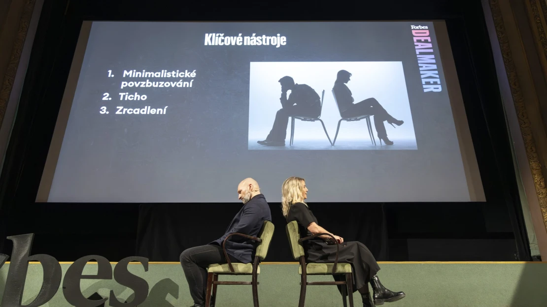 Forbes Dealmaker. Jak Adam Dolník vtáhl diváky do světa krizového vyjednávání