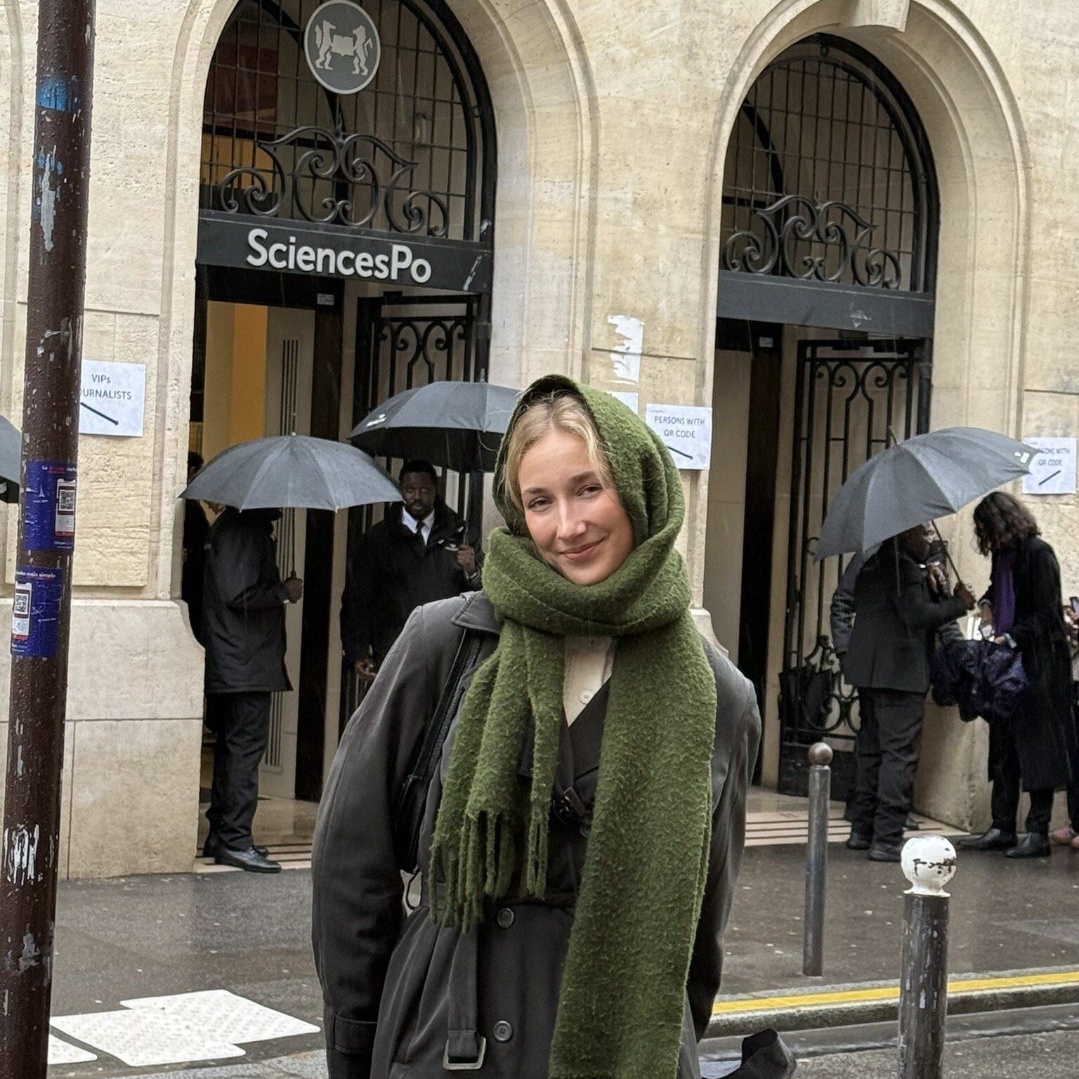 Alpy, elegance a lekce buddhismu. Poznejte Rozárii Haškovcovou Out of Office