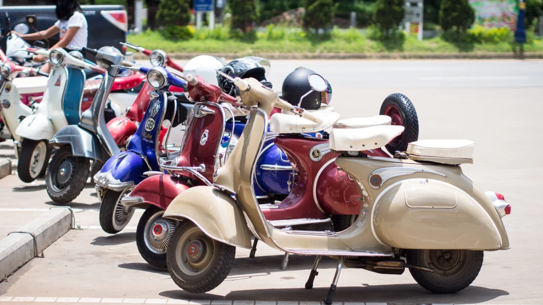 Skútry Vespa se před 80 lety zrodily z trosek Itálie. Dnes má Piaggio další potíže