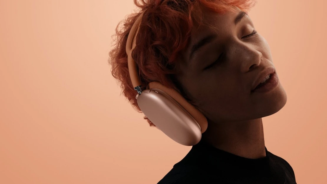 AirPods Max 2: Stejný kabát, nový mozek. Stačí to za cenovku 14 tisíc a&nbsp;pět let čekání?