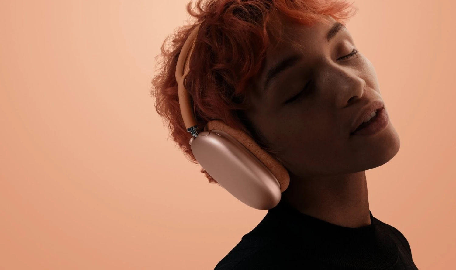 AirPods Max 2: Stejný kabát, nový mozek. Stačí to za cenovku 14 tisíc a&nbsp;pět let čekání?
