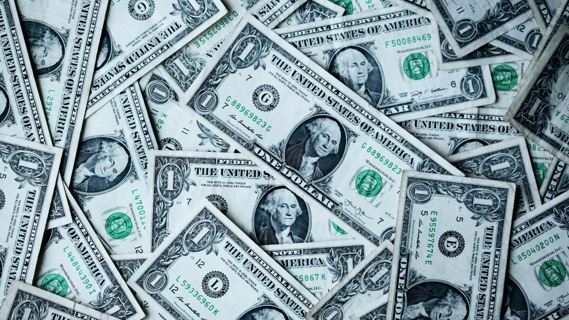 Miliardy v&nbsp;pohybu. Největší právní dealy kreslí mapu české ekonomiky