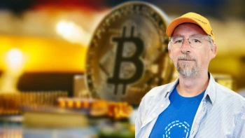 Odhalili jsme tvůrce bitcoinu, píší New York Times. Má jím být britský kryptograf