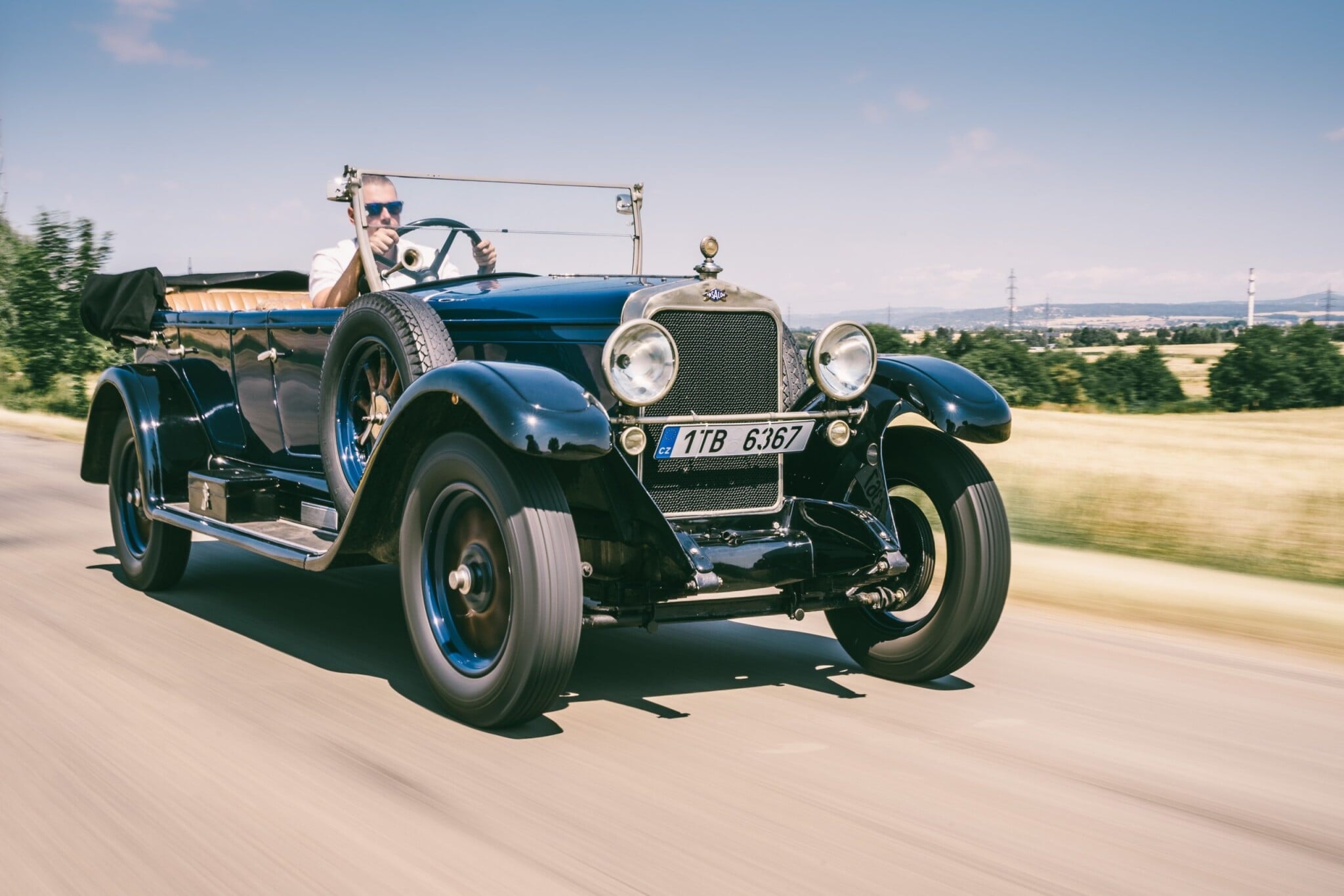 Zpátky domů. Šéf „moravské Alzy“ jede do Neapole sto let starým veteránem