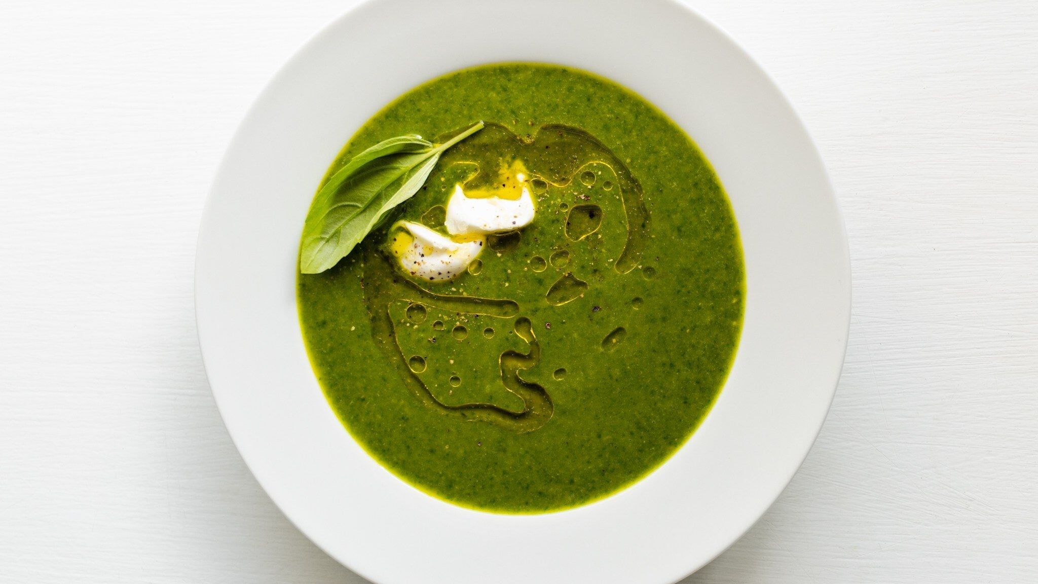 Zelený power-up. Špenátový krém s máslovými fazolemi vás nabije energií