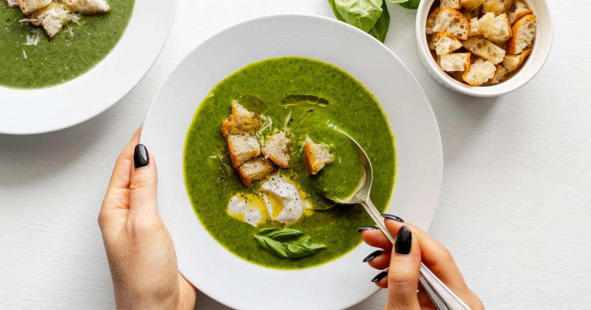 Zelený power-up. Špenátový krém s máslovými fazolemi vás nabije energií