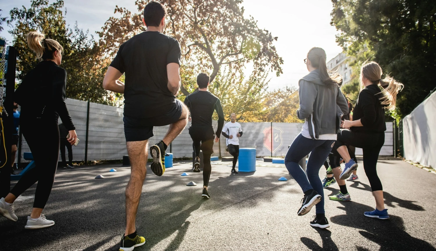 Češi v pohybu. Kvůli penězům omezují sport, ukazuje průzkum MultiSportu
