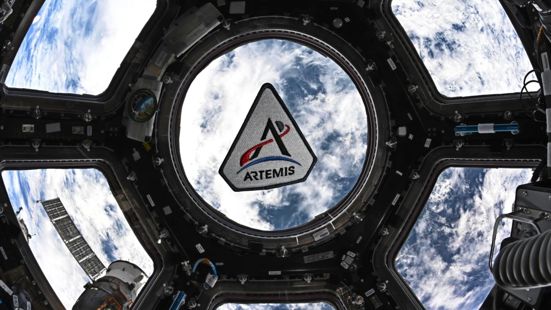 Po půl století návrat k&nbsp;Měsíci. Mise Artemis II odstartovala i&nbsp;s&nbsp;českou součástkou