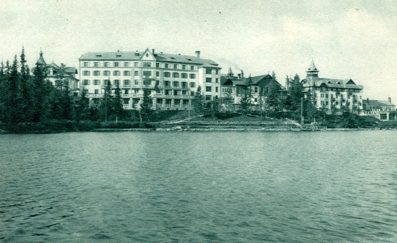 Historická budova hotelu Kempinski