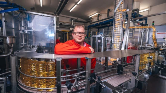 Peníze dám raději lidem než státu. Příběh firmy, na jejímž oleji jedou české hospody