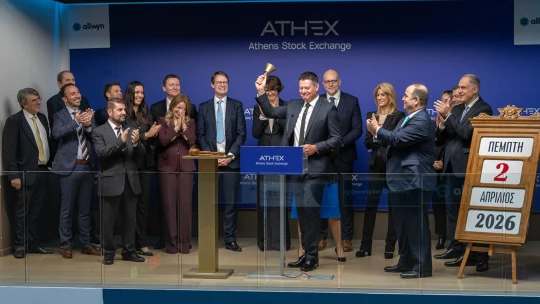 Nejdřív hrom, pak zvon. Karel Komárek uvedl Allwyn na burzu v Athénách