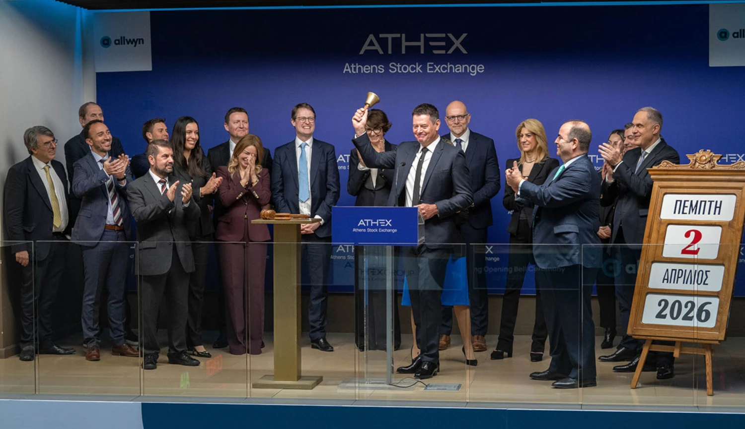 Nejdřív hrom, pak zvon. Karel Komárek uvedl Allwyn na burzu v Athénách