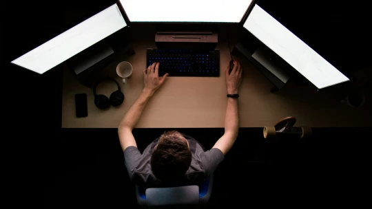 Bohové AI. Vyplatí se technologickým gigantům závod v utrácení za tokeny?
