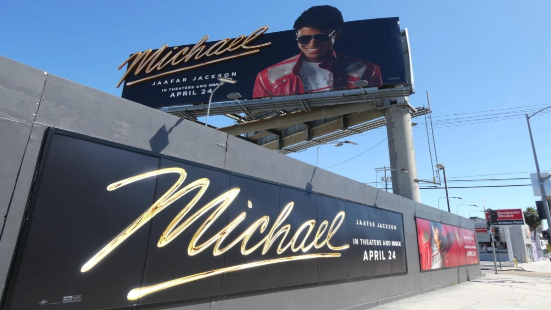 Do kin vtančí Michael. Bude z filmu miliardový trhák, nebo jen drahý pomník?