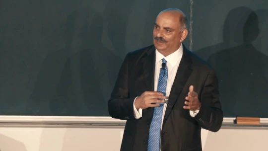 Bezostyšně kopírujte. Nemusíte vynalézat kolo, radí investor Mohnish Pabrai