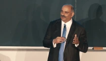 Bezostyšně kopírujte. Nemusíte vynalézat kolo, radí investor Mohnish Pabrai