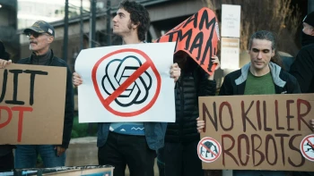 Ne, radši člověka. Společnosti těží z&nbsp;odklonu od umělé inteligence