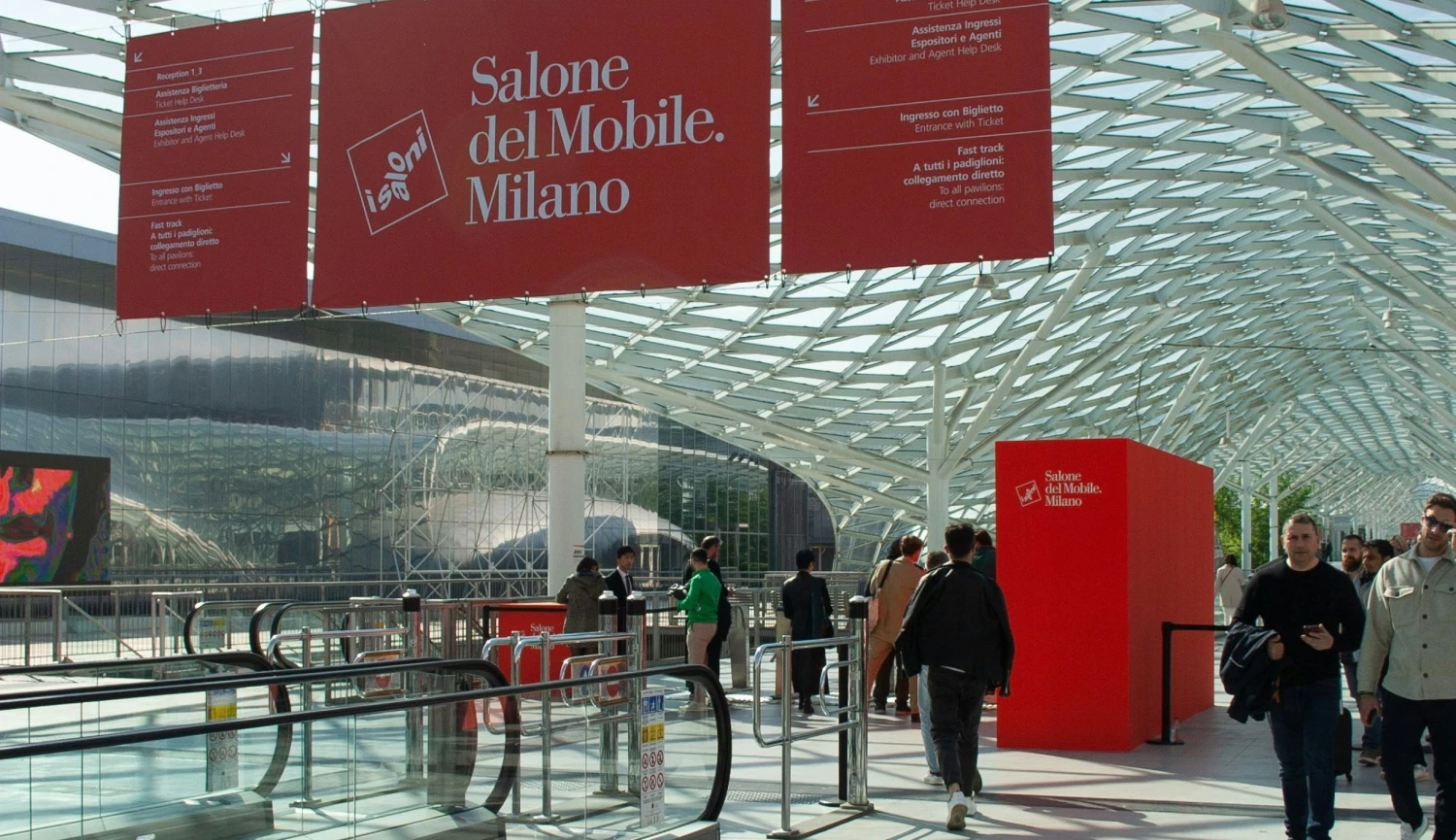 Stánky a&nbsp;instalace za miliony. České firmy míří na milánský designérský veletrh