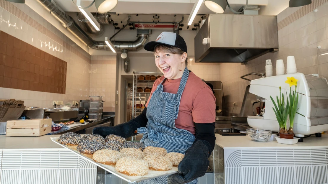 Chyběly jí bagely, tak otevřela Bejgl. A&nbsp;teď učí Čechy, jak je jíst