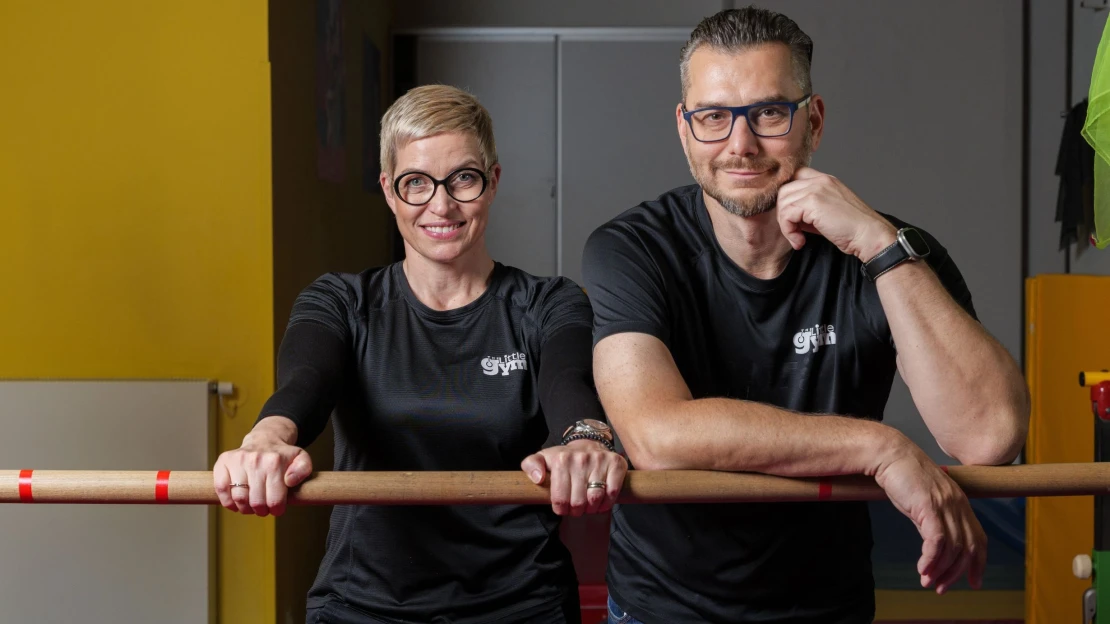 Naučit se víc než jen kotoul. The Little Gym buduje dětem zdravé sebevědomí