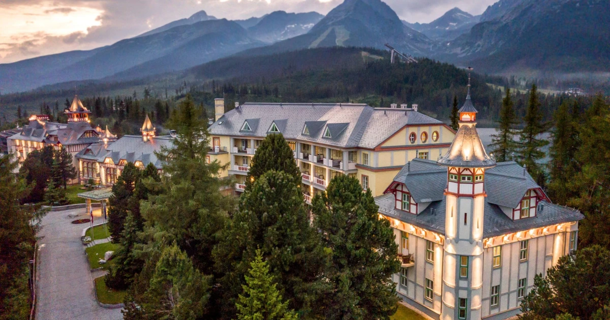 Život v horách u jezera. Vysoké Tatry otevírají svou náruč a lákají i introverty