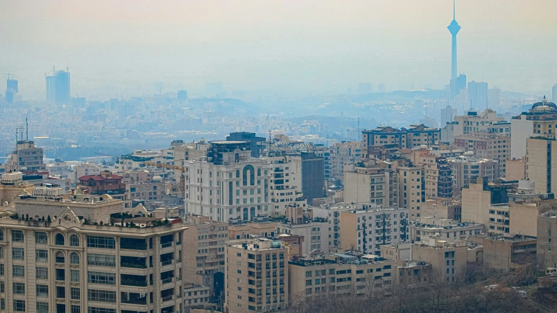 Írán na hraně ekonomického kolapsu. Exporty mizí, inflace drtí domácnosti