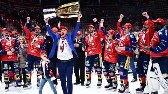 Titul za stamiliony? Pardubická cesta na vrchol ukazuje, kolik stojí hokejový sen